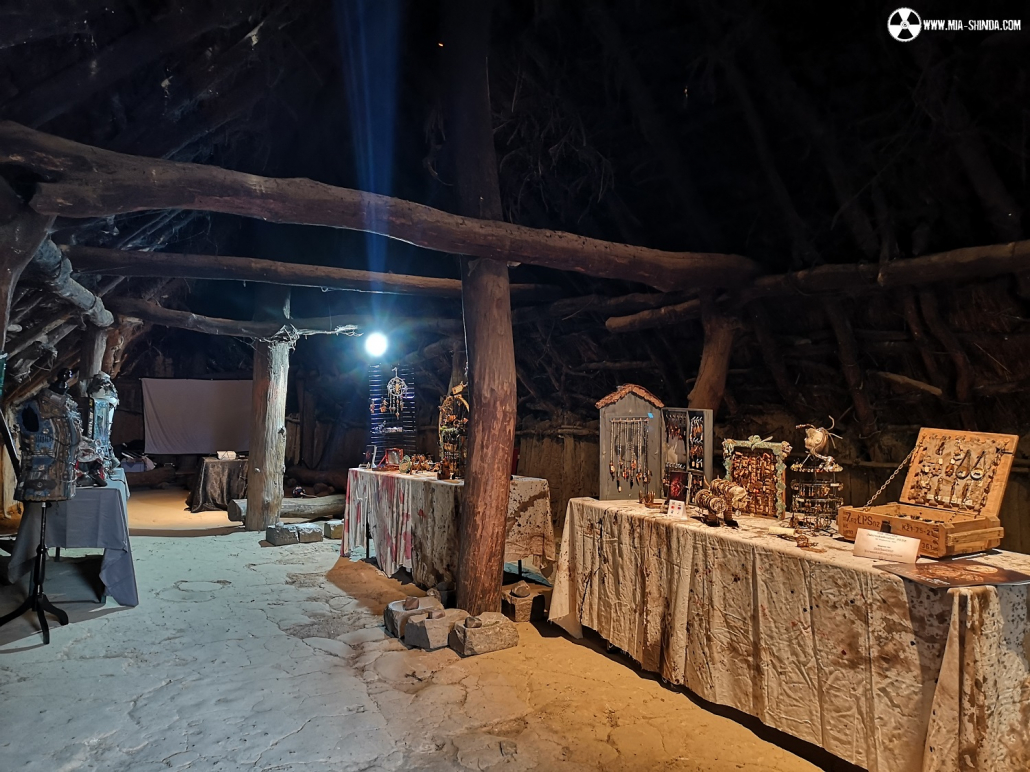 Kleiner Verkaufsstand im archäologischen Freilichtmuseum Oerlinghausen